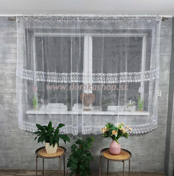 Nekrčivá záclona ŽANETA  400 x 180 cm - dierkovaná